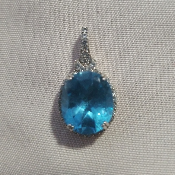 925 Sterling Silver Pendant Blue Topaz - Picture 2 of 4